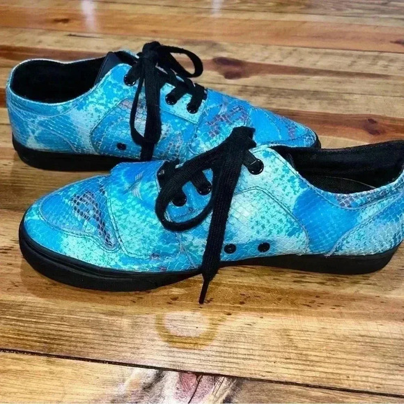 Creative Reaction Blue Snakeskin low top sneaker, shoes - Picture 7 of 14